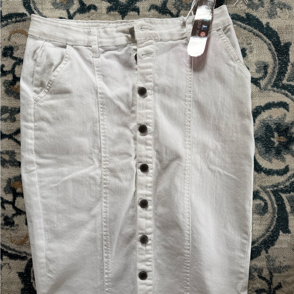 EsteeZ White Button-Front Denim Skirt